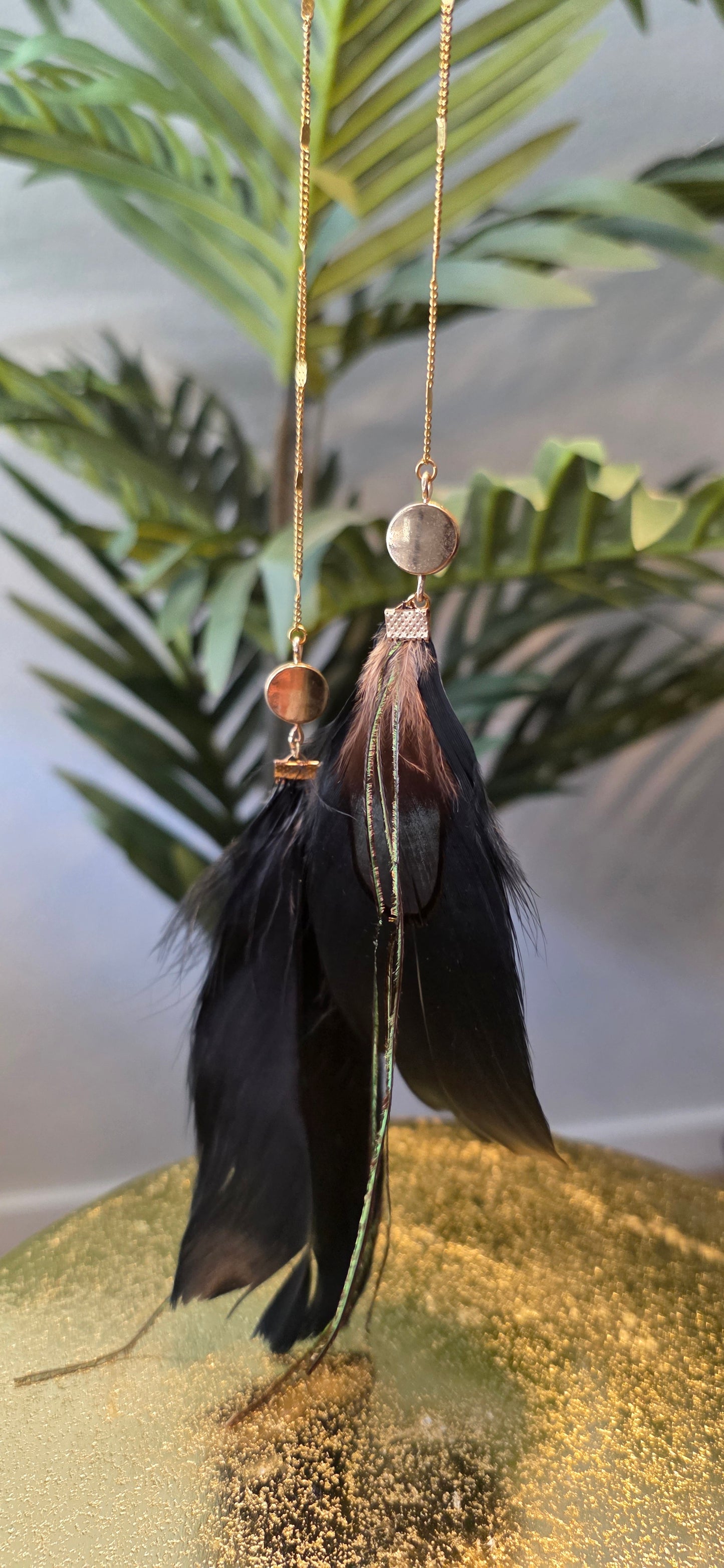 Dark Feathered Face Chain